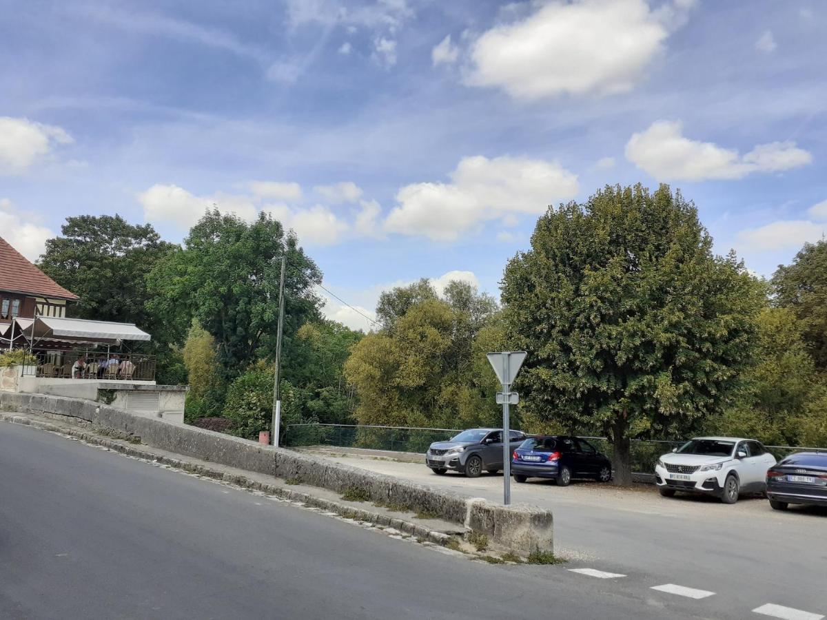 Отель Le Saint Hubert Arcis-sur-Aube Экстерьер фото